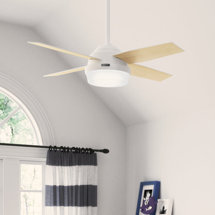 Ventilateur de plafond Dempsey à profil bas avec luminaire - Blanc