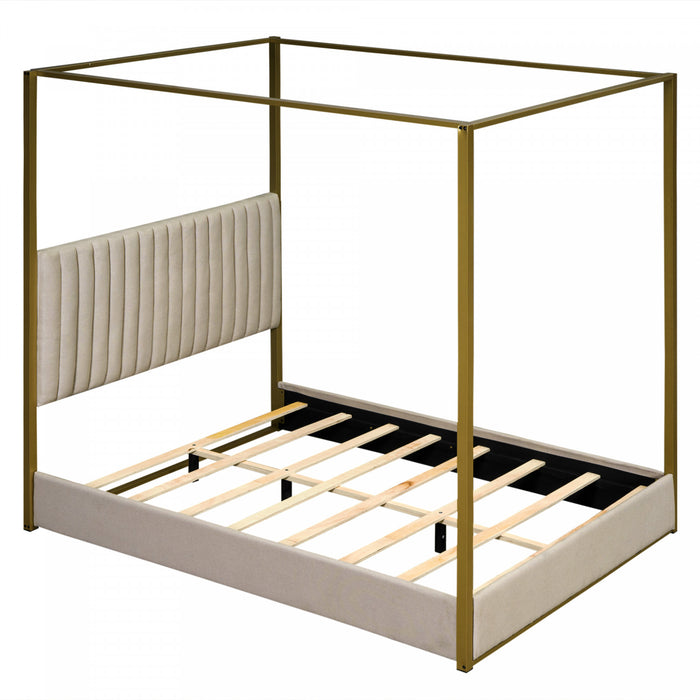 Lit plateforme Sophia a baldaquin avec tete de lit en mousse et velours, taille queen, beige
