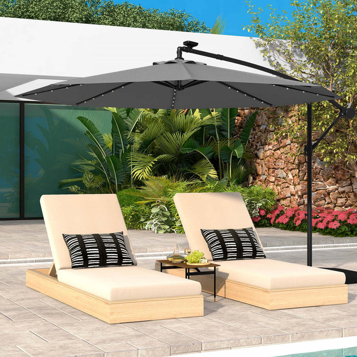 Parasol deporte solaire LED Costway 10 pieds avec 40 lumieres, manivelle et base croisee gris