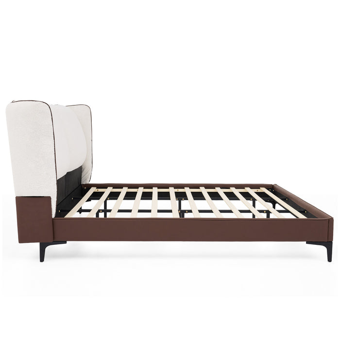 Le lit plateforme Ava en polaire Teddy avec tete de lit a oreilles et revetement en simili cuir, taille King, couleur blanche