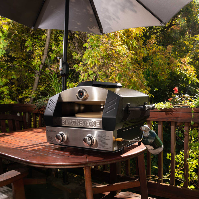 Four à pizza portatif Griddle Essentials de Blackstone avec pierre en cordiérite de 15 po - 6964