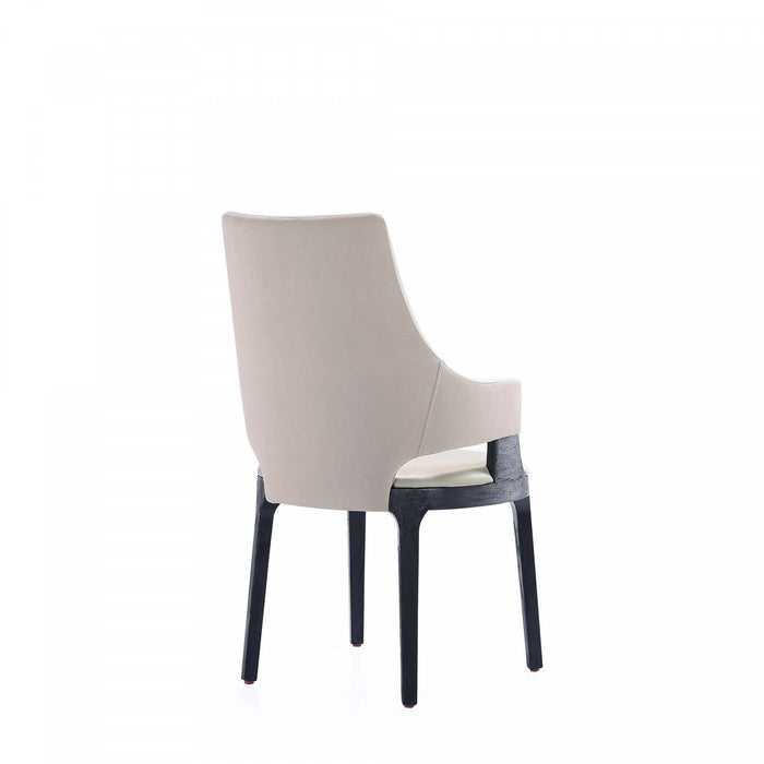 Chaise de salle a manger moderne en bois Kara avec revetement en tissu gris clair - Lot de 2