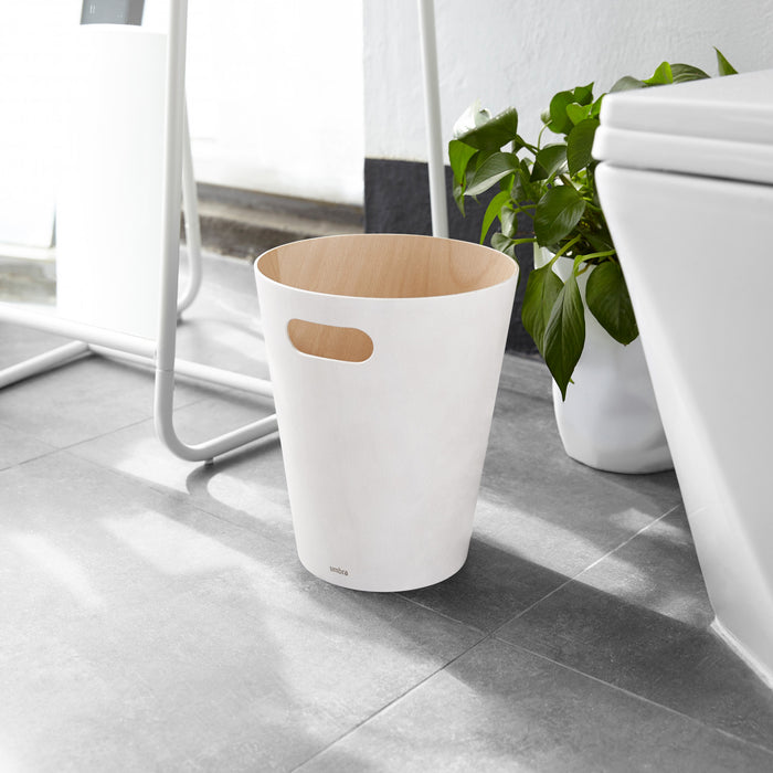 Poubelle Woodrow de Umbra - blanche
