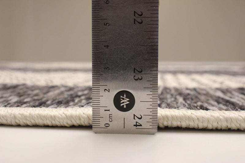 Carpette Bodhi grise - 5 pi 0 po x 8 pi 0 po