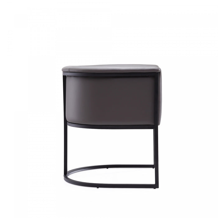 Chaise de salle a manger moderne mi-siecle cosmopolite en cuir vegetalien et metal, graphite - Lot de 2