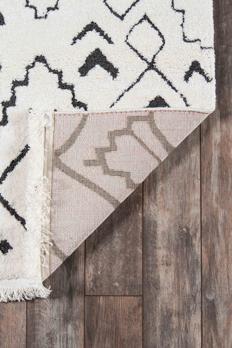 Tapis Contemporain Aurelia 5'3\" x 7'2\" en Ivoire