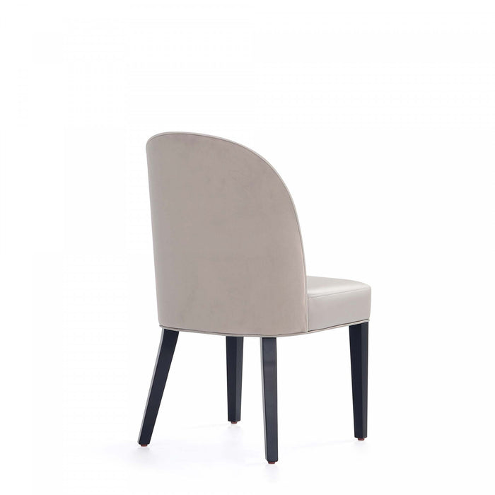 Chaise de salle a manger moderne en bois Hillman avec revetement en tissu gris clair - Lot de 4