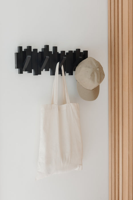 Portemanteau mural moderne Sticks de Umbra - noir