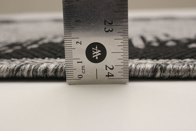 Carpette Edge grise - 2 pi 8 po x 8 pi 2 po