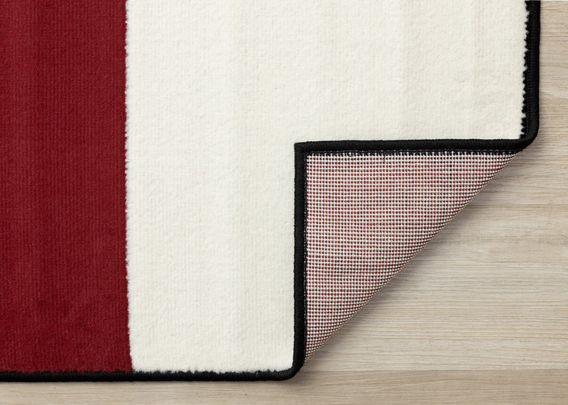 Carpette Forte rouge, noire et blanche à motif géométrique - 7 pi 9 po x 10 pi 6 po