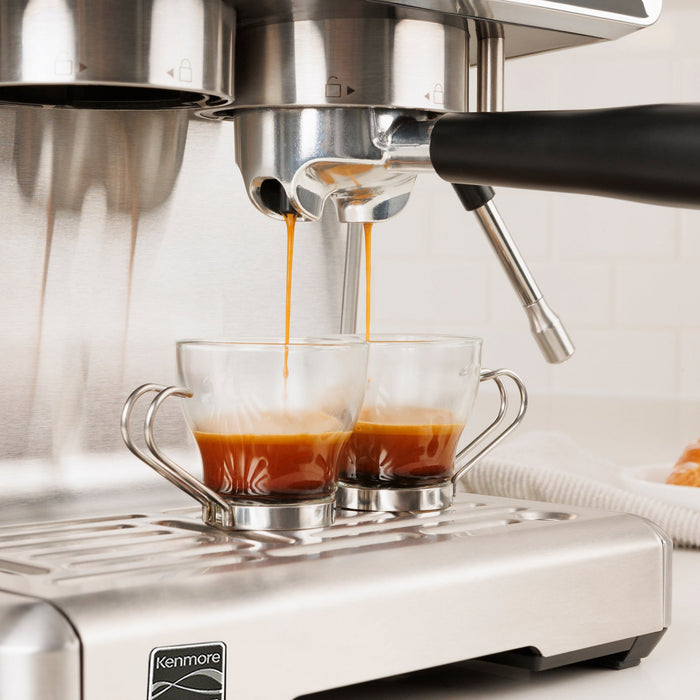 Machine a espresso a tassement automatique Kenmore Elite avec moulin et mousseur