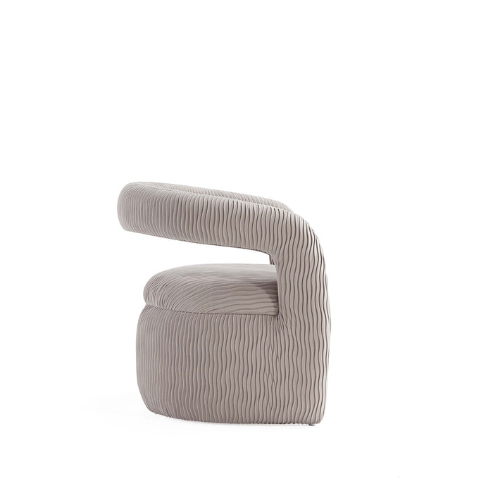 Fauteuil lounge Corvette mi-siecle moderne en velours coloris colombe