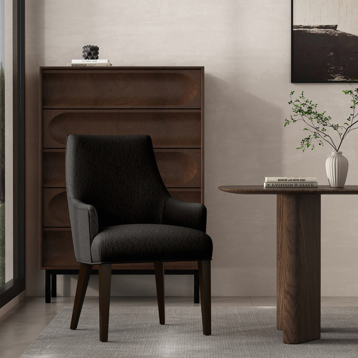 Fauteuil moderne Beever en chenille avec accoudoirs en bois, coloris noir