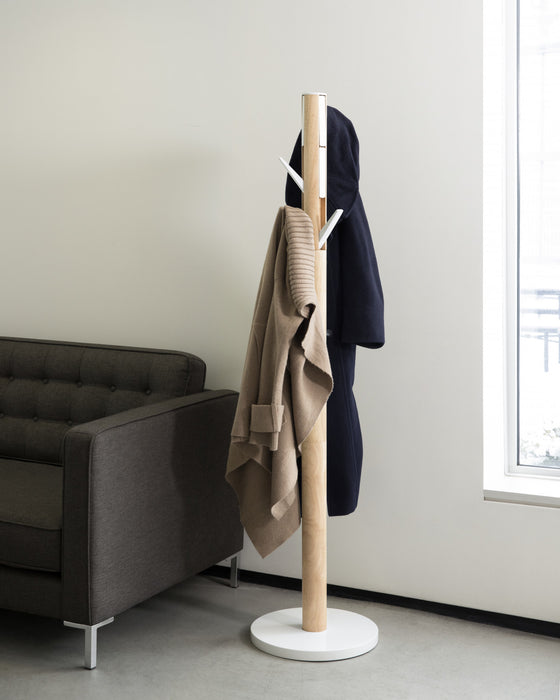 Portemanteau moderne Flapper de Umbra en bois - blanc et naturel