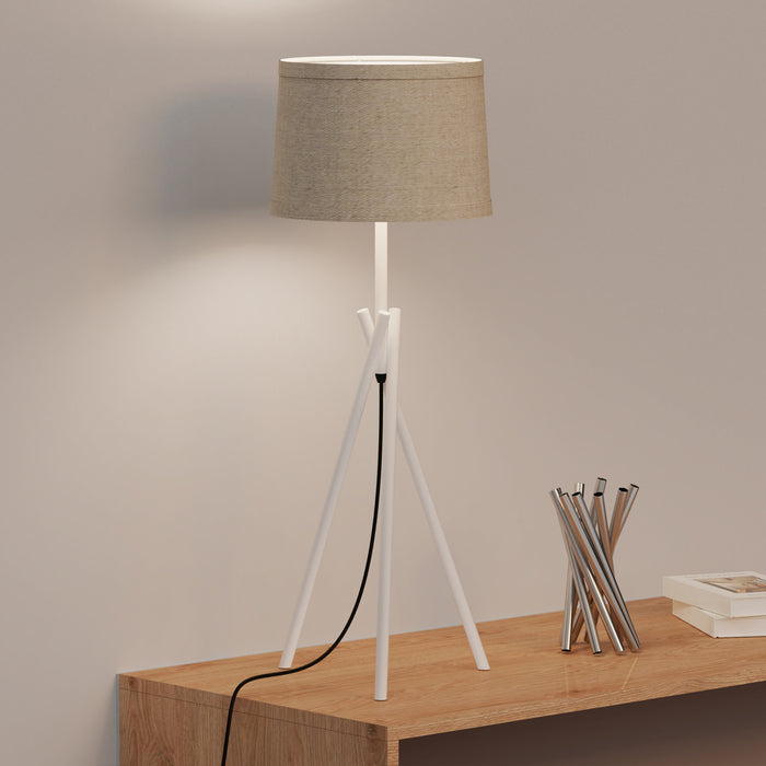 Élégante lampe de table blanche de 26 po à pattes croisées avec abat-jour en tissu 