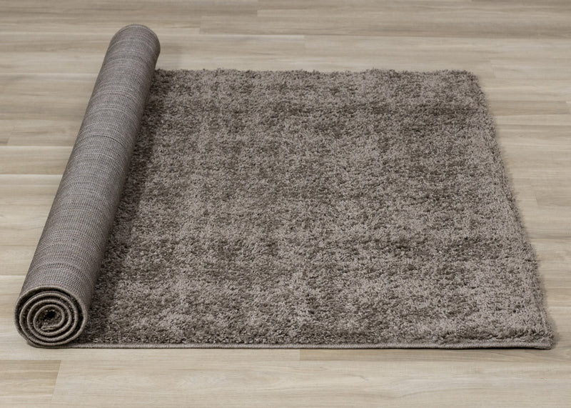 Carpette à poil long Brooklyn taupe - 5 pi 3 po x 7 pi 7 po