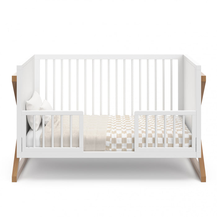 Storkcraft Equinox Lit de bebe convertible 3-en-1 - Blanc avec vintage bois clair
