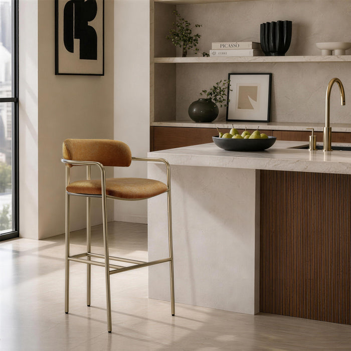 Tabouret de bar en metal rembourre style mid-century moderne, coloris curcuma