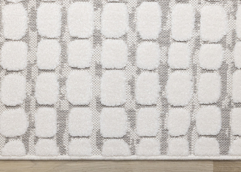 Tapis Oslo White a grands galets, 6'7\" x 9'6\"