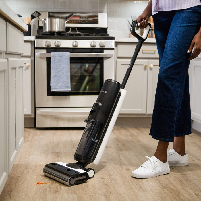 Aspirateur-balai et nettoyeur de plancher sans fil de série 6 de Tineco avec technologie FlashDry et vadrouille - FW144100US