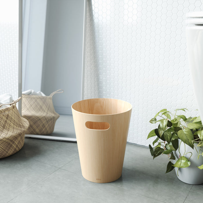 Poubelle Woodrow de Umbra - naturelle