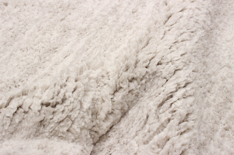Carpette Yeti ivoire et grise - 5 pi 0 po x 8 pi 0 po 