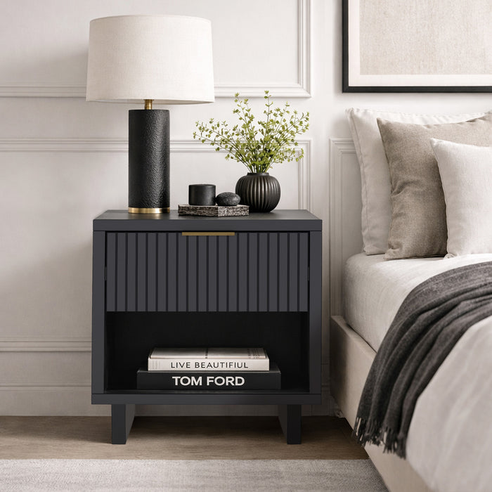 Table de nuit contemporaine Elara 18\" en bois massif gris charbon (1 tiroir)