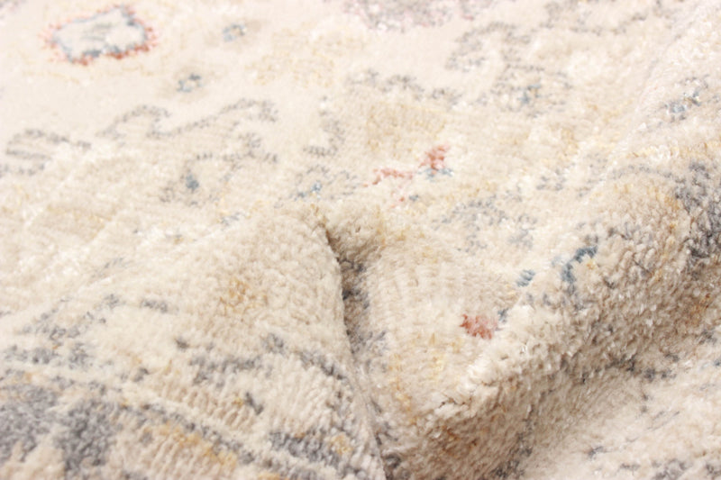 Carpette longue Rococo ivoire - 2 pi 8 po x 8 pi 2 po  