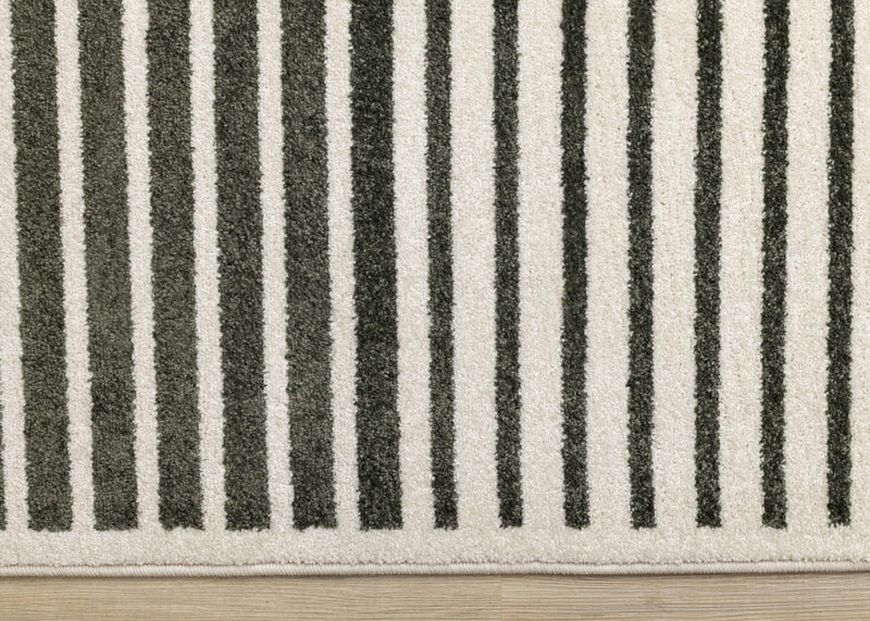 Tapis Maverick vert, noir et blanc a rayures modernes, 5'3\" x 7'7\"