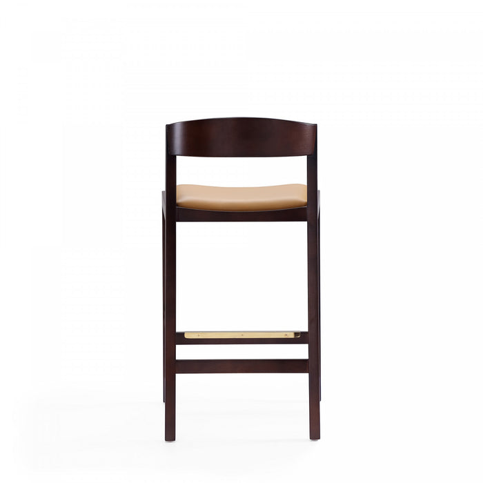 Tabouret de comptoir en bois rembourre style Klismos mi-siecle moderne couleur camel - Lot de 3