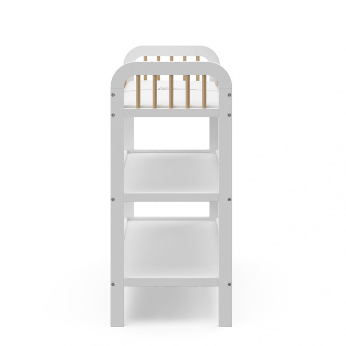 Table a langer Storkcraft Pasadena avec matelas a langer resistant a l’eau – Blanc/Bois flotte