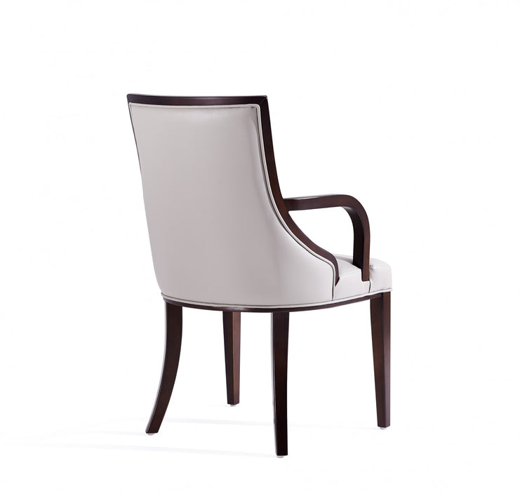 Grand fauteuil traditionnel en bois avec accoudoirs, revetement tissu gris clair - Lot de 2