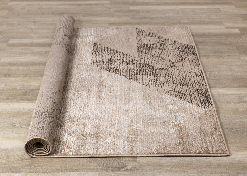 Carpette May à motifs géométriques vieillis - 7 pi 10 po x 10 pi 6 po