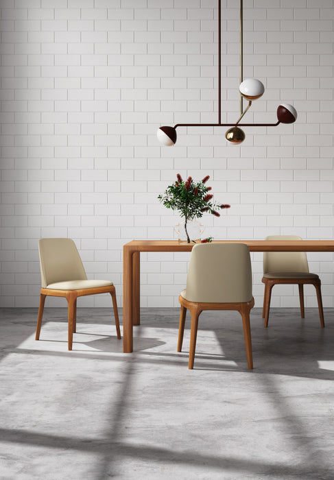 Chaise de salle a manger moderne en cuir vegetalien et bois Courding, couleur beige, lot de 2