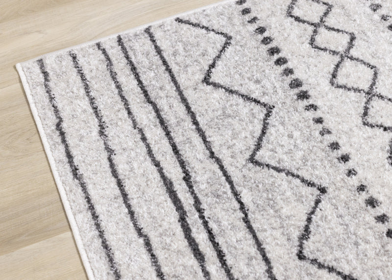 Tapis Emmett frise a inspire de tribal gris, 5'3\" x 7'7\"