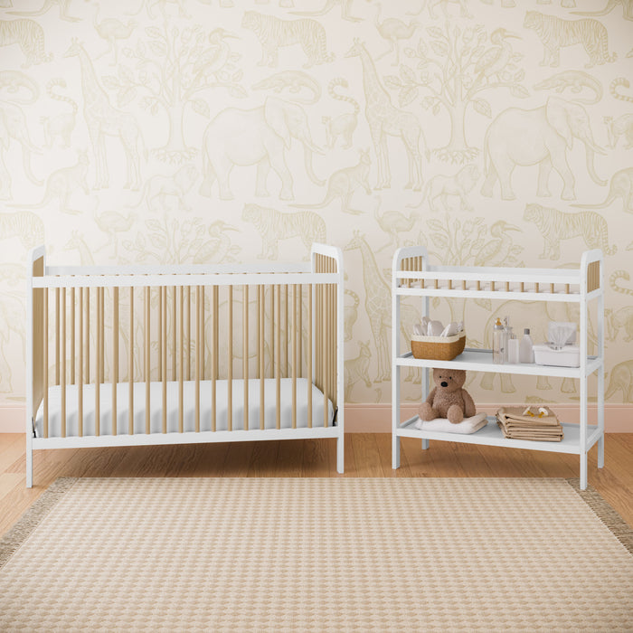Table a langer Storkcraft Pasadena avec matelas a langer resistant a l’eau – Blanc/Bois flotte