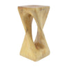 Cade 26.80" Twisted Square MGO Accent Table, Unique Natural Wood Grain Indoor Side Table, Natural | Table d'appoint carree torsadee Cade 26,80 pouces MGO, table laterale interieure a grain de bois naturel unique, naturel