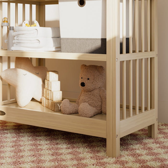 Table a langer Graco Teddi avec matelas a langer resistant a l’eau – Bois flotte