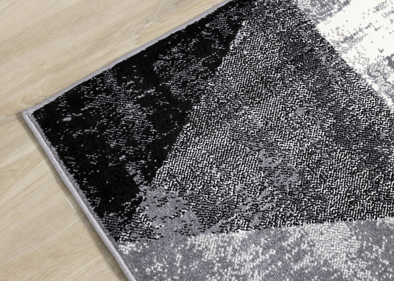 Tapis Covington triangle geometrique noir blanc gris vieilli, 2'0\" x 7'7\"