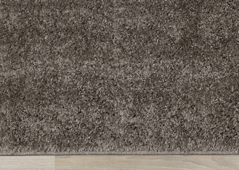 Carpette à poil long Brooklyn taupe foncé - 5 pi 3 po x 7 pi 7 po
