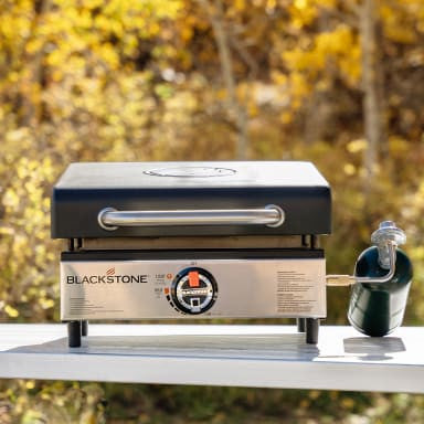 Gril de table Blackstone 17\" avec hotte - 2143CA