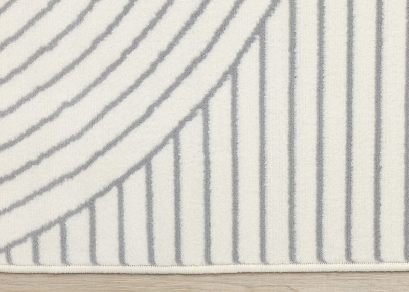 Carpette Forte blanche et grise à motif d’arches courbées pour l’intérieur - 5 pi 3 po x 7 pi 5 po