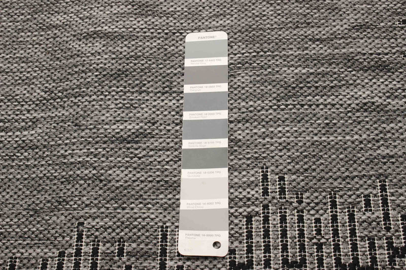 Carpette Edge grise - 2 pi 8 po x 8 pi 2 po