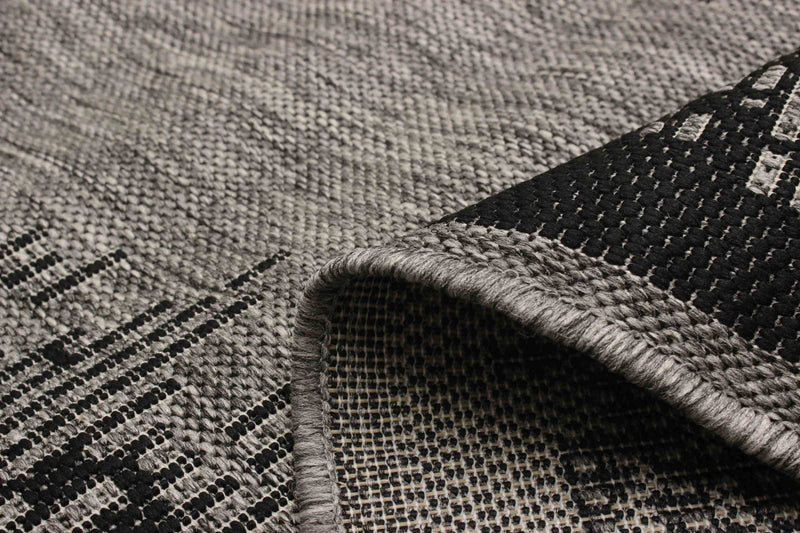 Carpette Edge grise - 2 pi 8 po x 8 pi 2 po