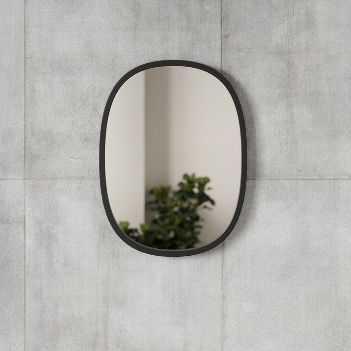 Miroir mural ovale Hub de Umbra de 24 po x 18 po - noir