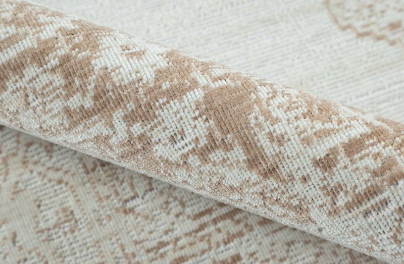 Tapis Traditionnel Maude 2'7\" x 8'0\" en brun
