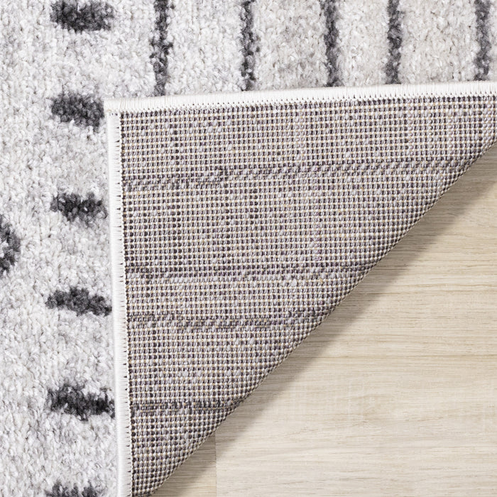 Tapis Emmett frise a inspire de tribal gris, 7'10\" x 10'6\"