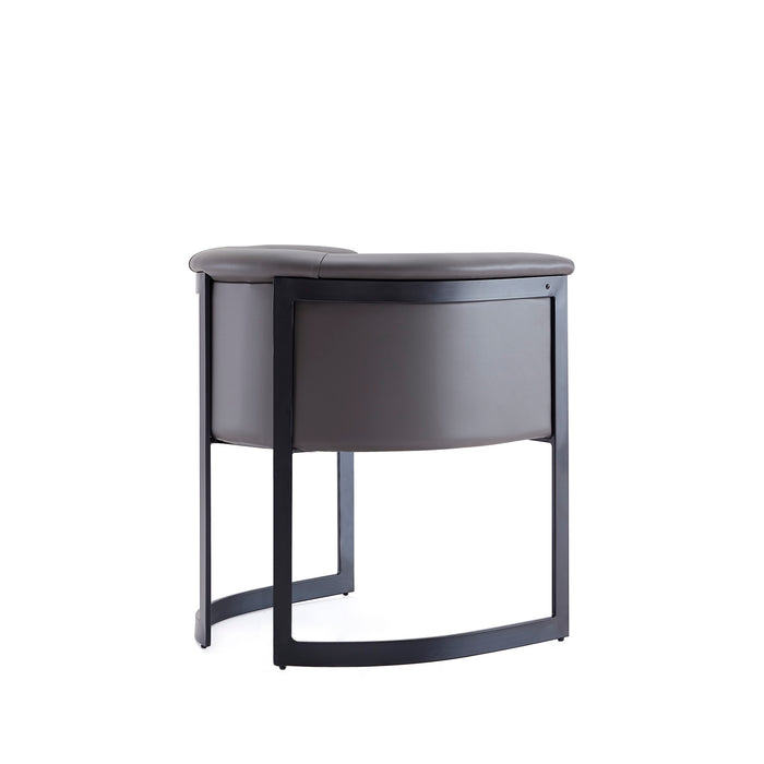 Chaise de salle à manger Corso de Manhattan Comfort en similicuir avec armature en métal - grise