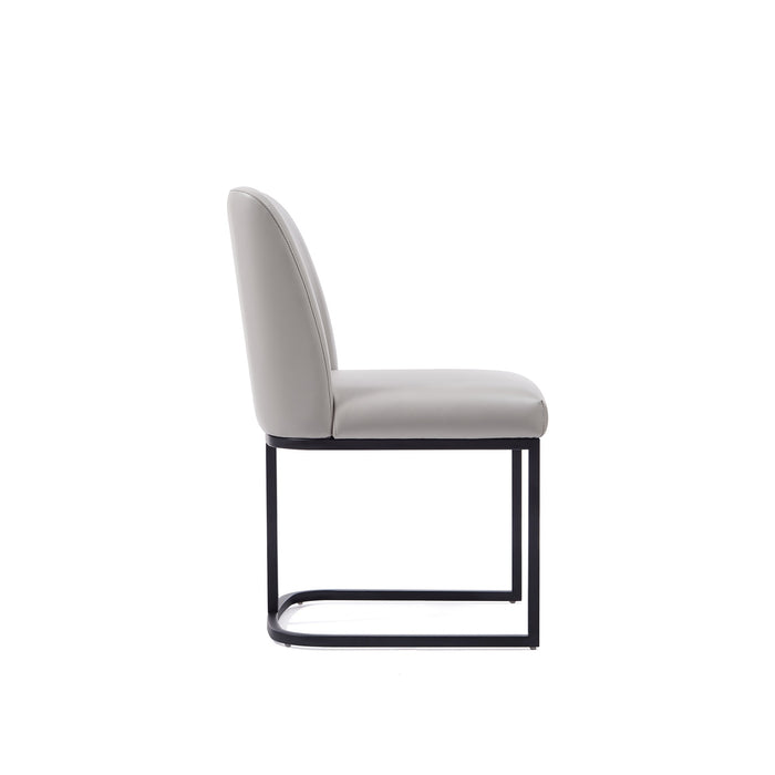 Chaise de salle à manger Serena de Manhattan Comfort en similicuir - gris clair