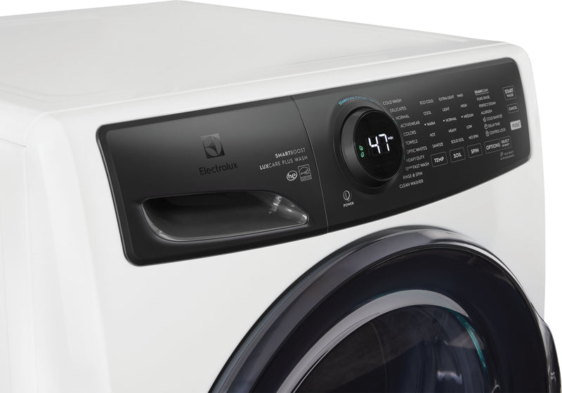 Electrolux Laveuse Perfect Steam™ à chargement frontal avec lavage LuxCare® Plus et SmartBoost® – 5,2 pi³ IEC - ELFW7738MW